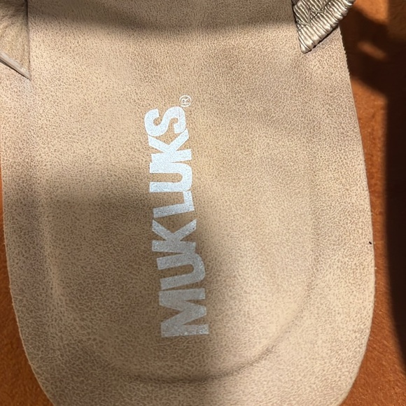 Mukluks Strapy Sandals - Picture 6 of 11